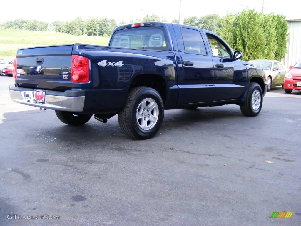 2006 Dakota SLT Quad Cab 4x4 - Patriot Blue Pearl / Medium Slate Gray photo #9