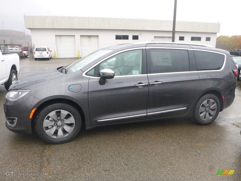 Granite Crystal Metallic 2018 Chrysler Pacifica Hybrid Limited Exterior Photo #123730694
