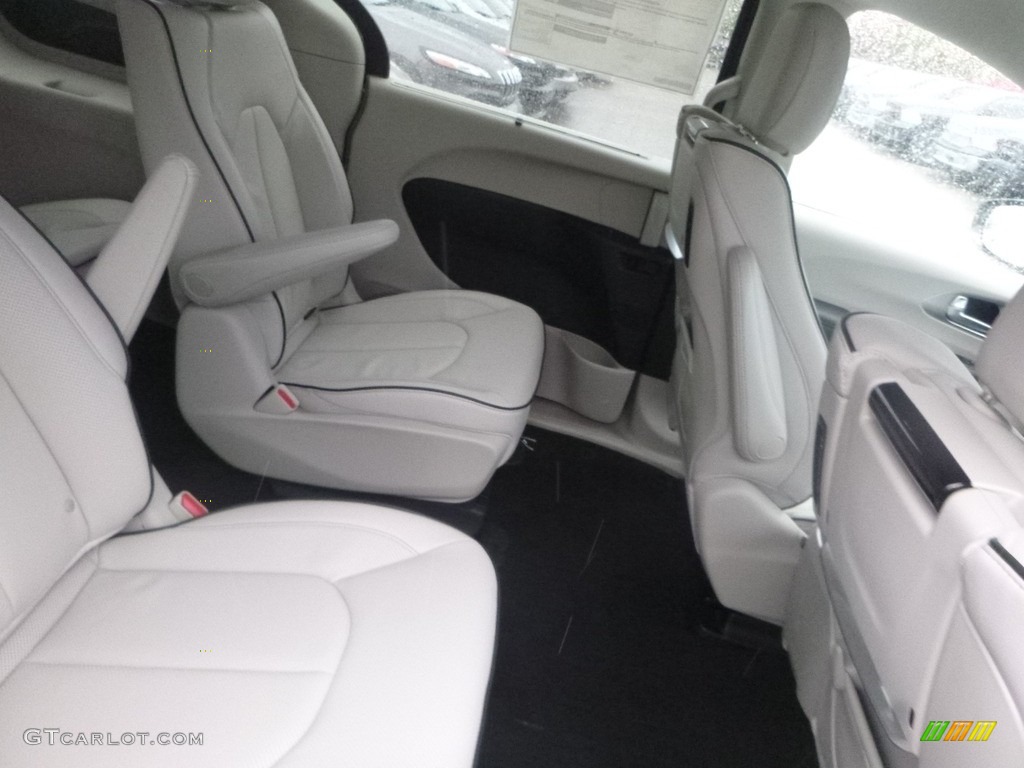 2018 Chrysler Pacifica Hybrid Limited Rear Seat Photo #123730946