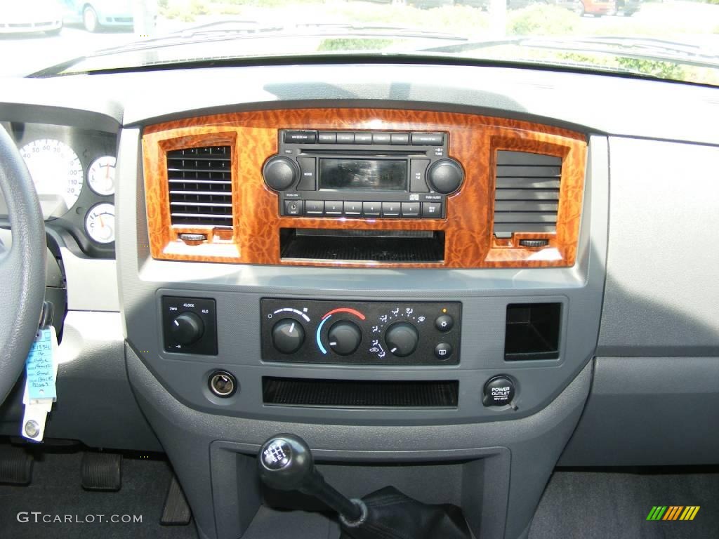 2006 Ram 1500 SLT Quad Cab 4x4 - Brilliant Black Crystal Pearl / Medium Slate Gray photo #22