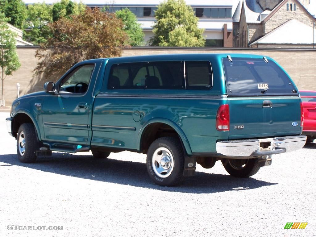 1997 F150 XLT Regular Cab 4x4 - Pacific Green Metallic / Medium Graphite photo #2