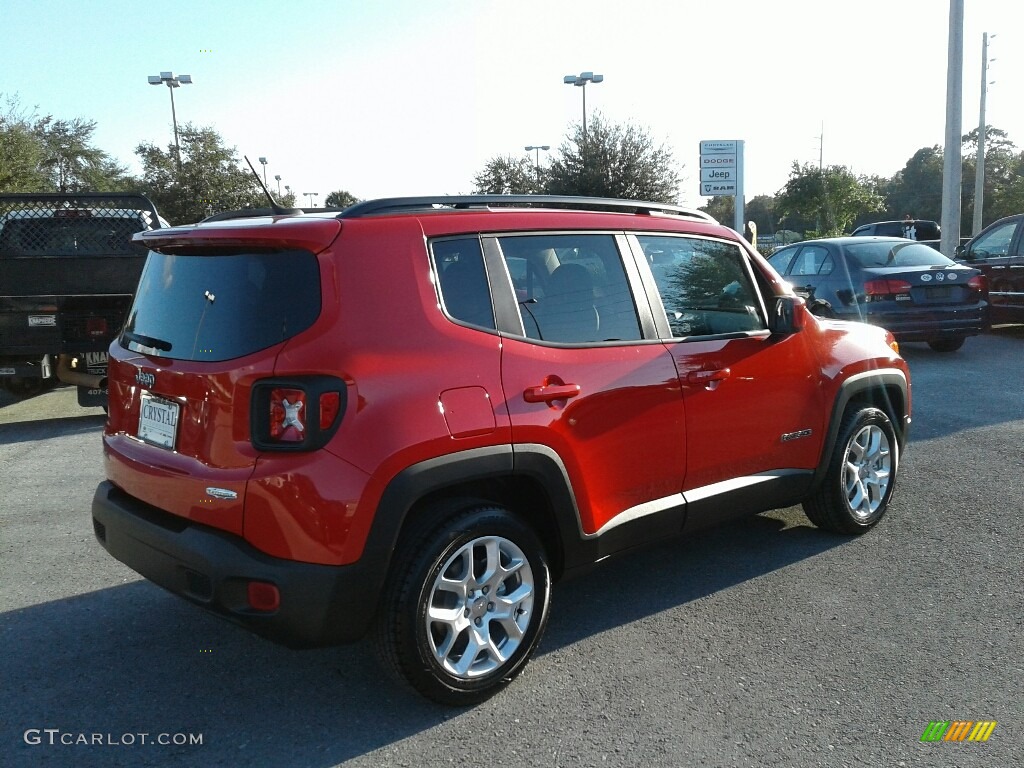 2017 Renegade Latitude - Colorado Red / Black photo #5