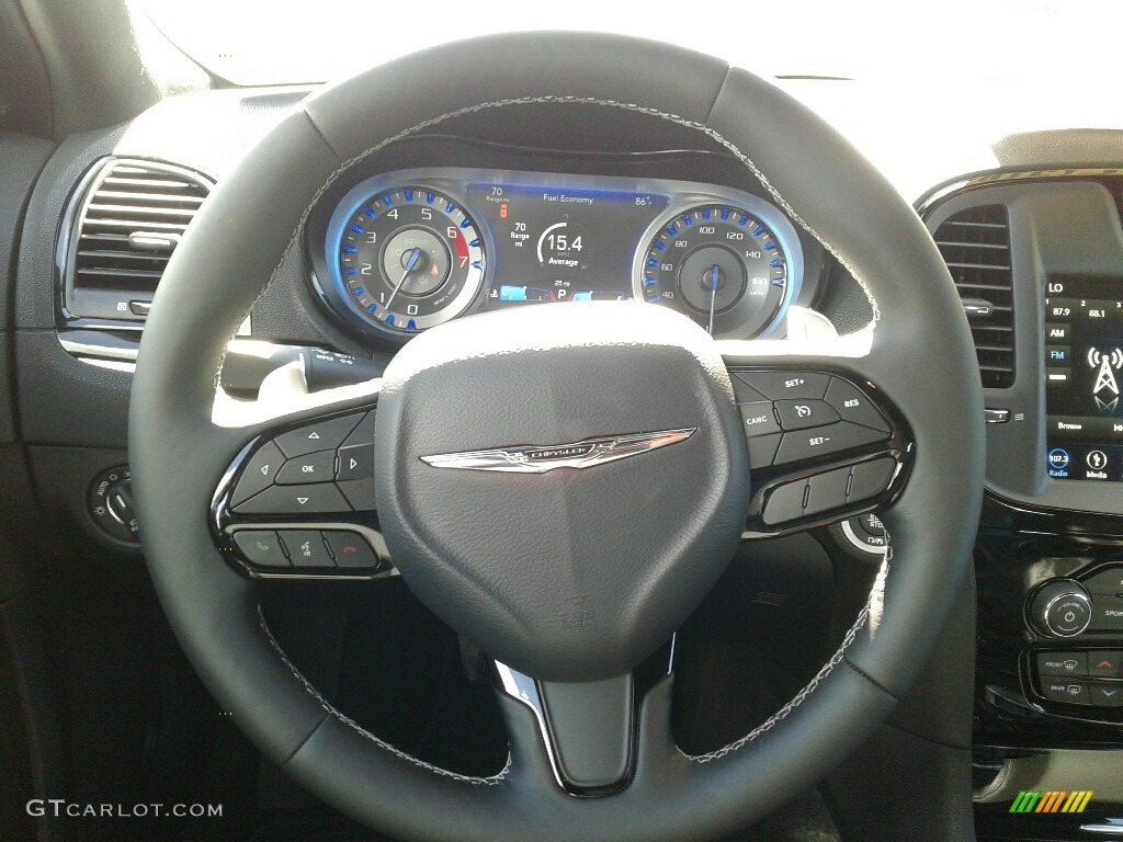 2018 300 S - Gloss Black / Black photo #14