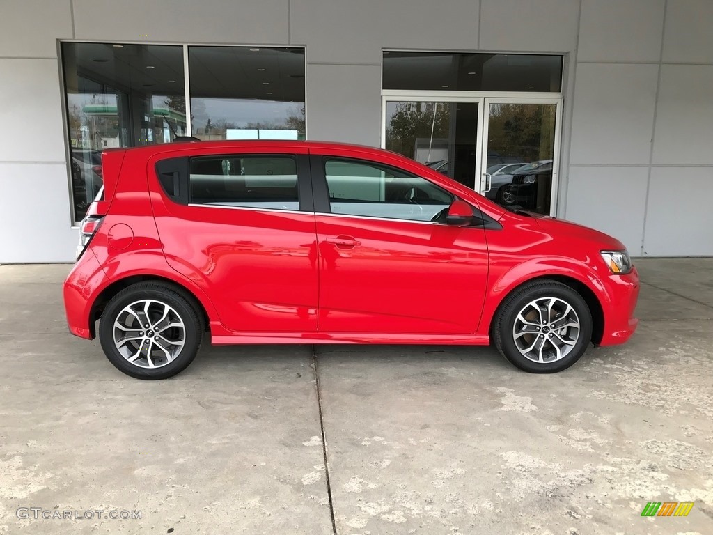 Red Hot 2018 Chevrolet Sonic LT Hatchback Exterior Photo #123740630
