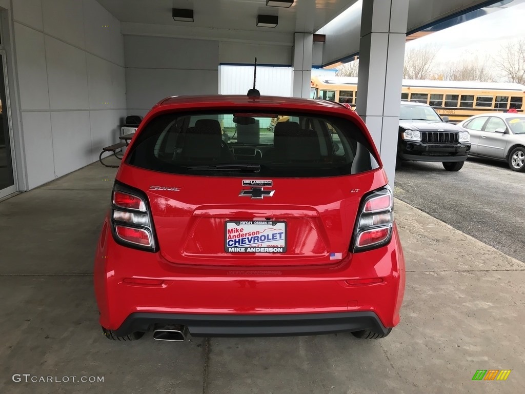 2018 Sonic LT Hatchback - Red Hot / Jet Black photo #7