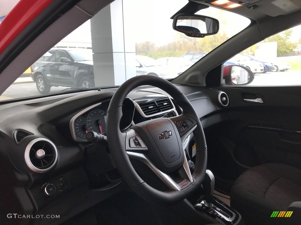 2018 Sonic LT Hatchback - Red Hot / Jet Black photo #14