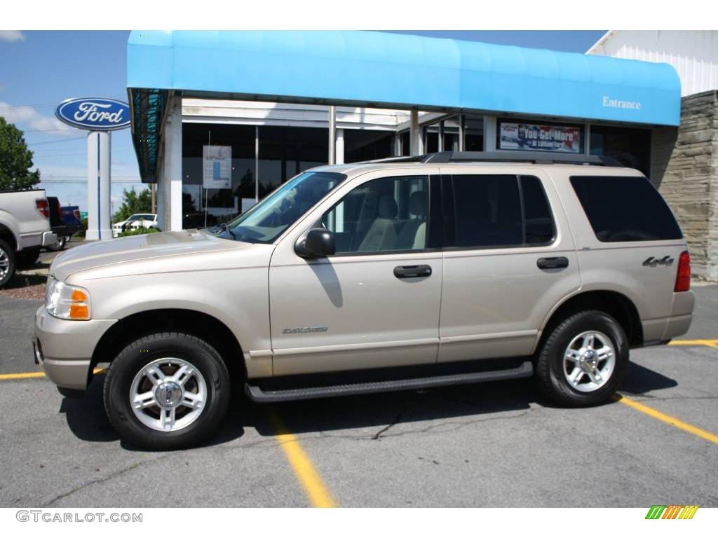 2005 Explorer XLT 4x4 - Pueblo Gold Metallic / Medium Parchment photo #2