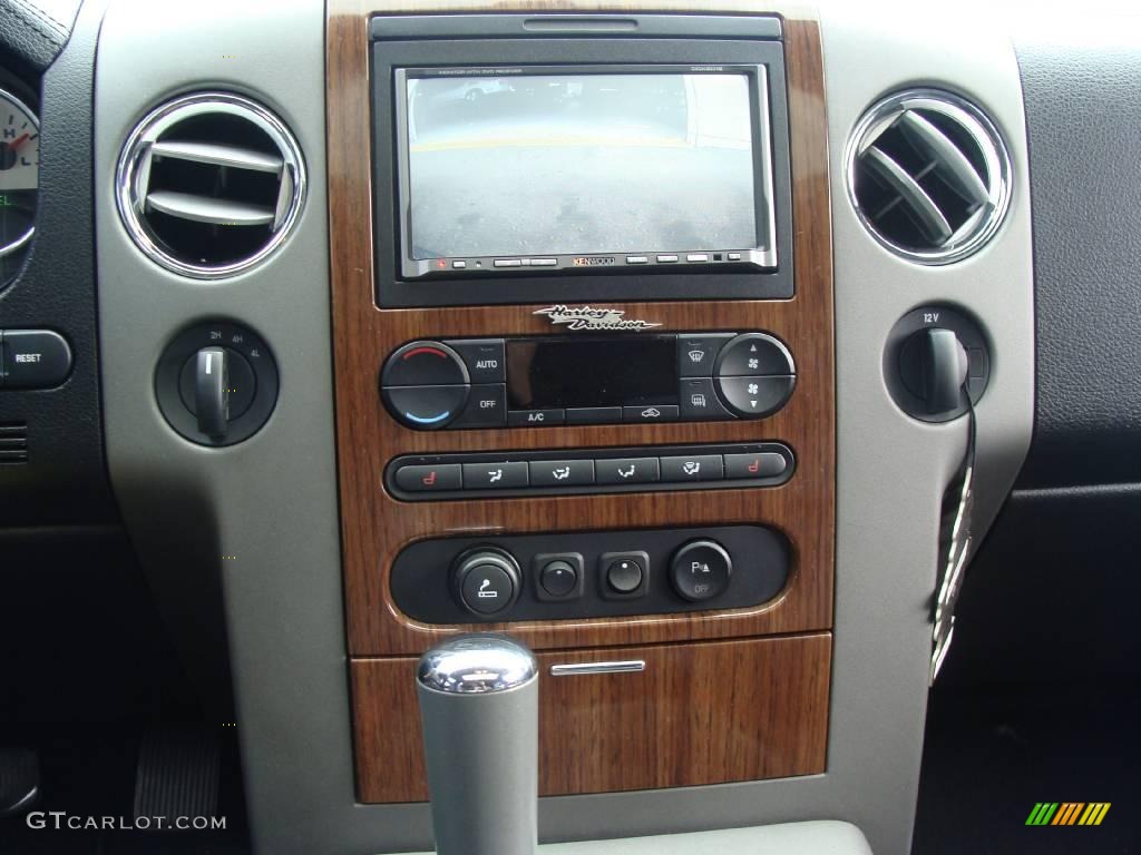 2004 F150 Lariat SuperCrew 4x4 - Black / Black/Medium Flint photo #21