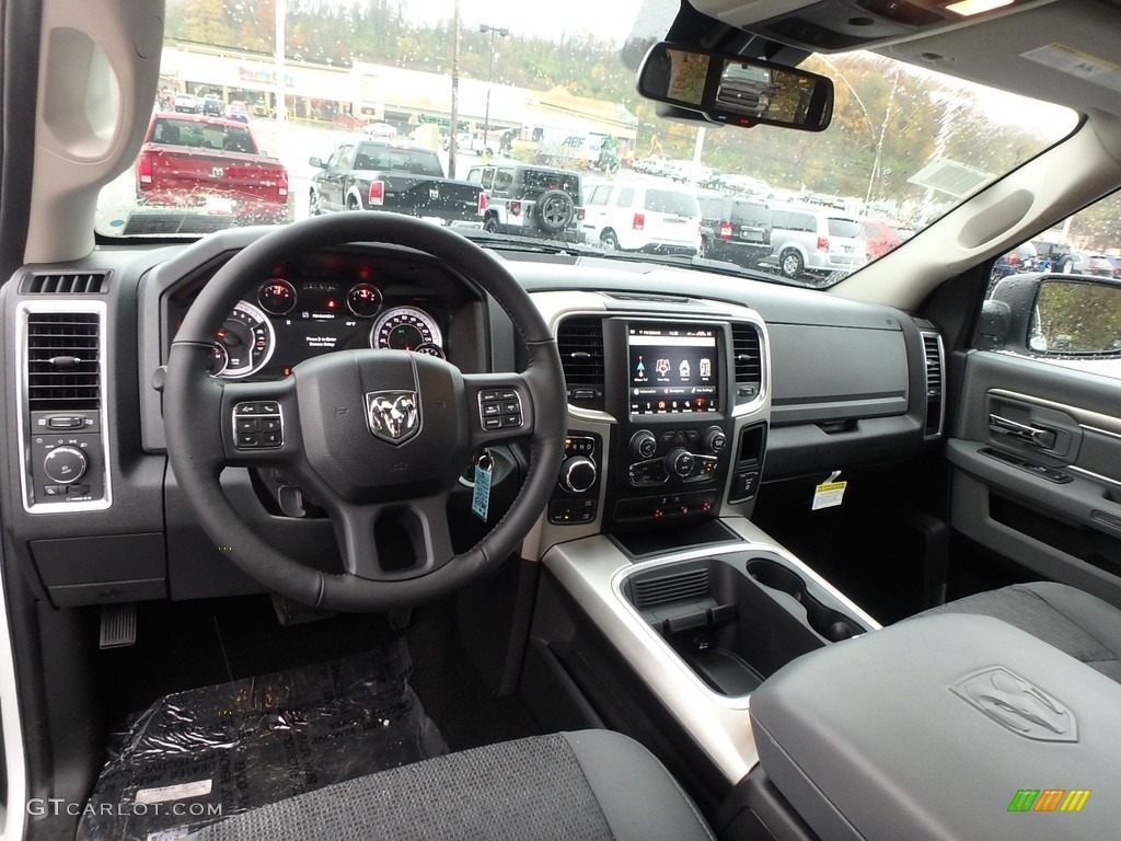 2018 1500 Big Horn Crew Cab 4x4 - Bright White / Black/Diesel Gray photo #12