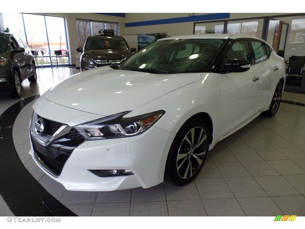 2017 Maxima SV - Pearl White / Charcoal photo #1