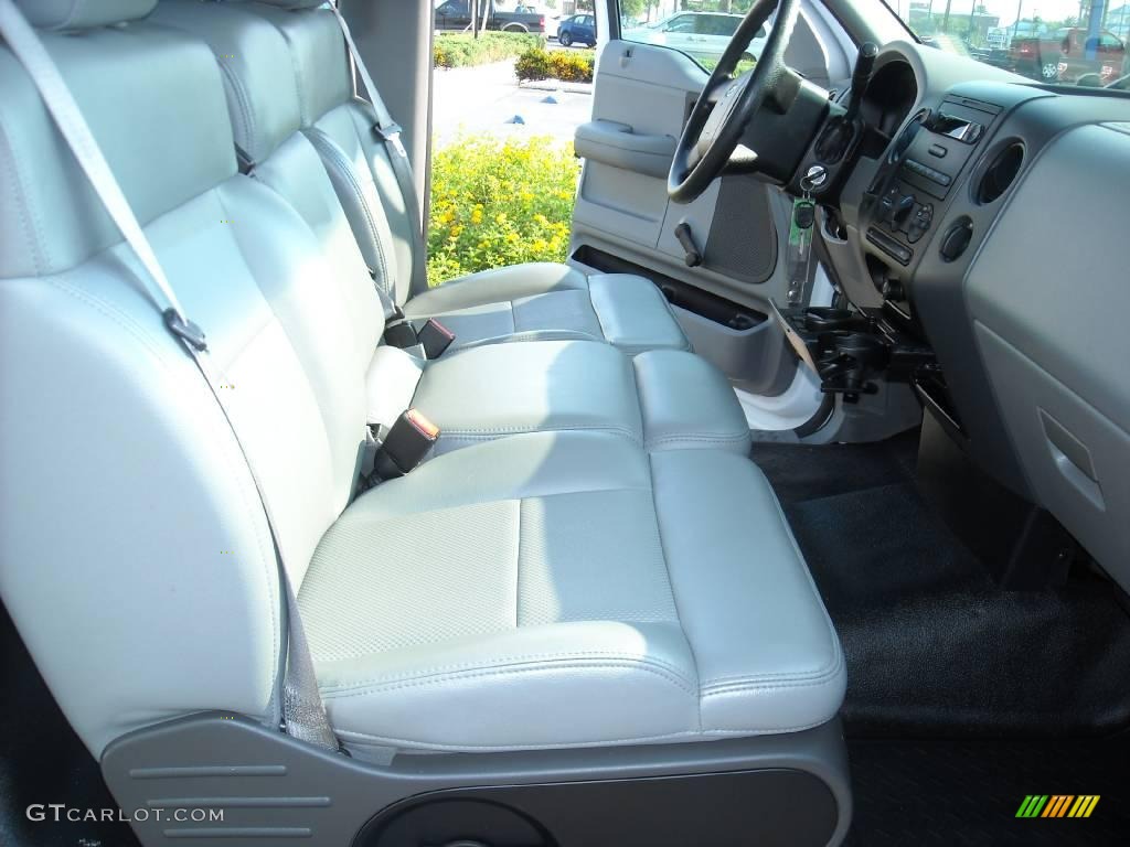 2006 F150 XL Regular Cab - Oxford White / Medium/Dark Flint photo #6