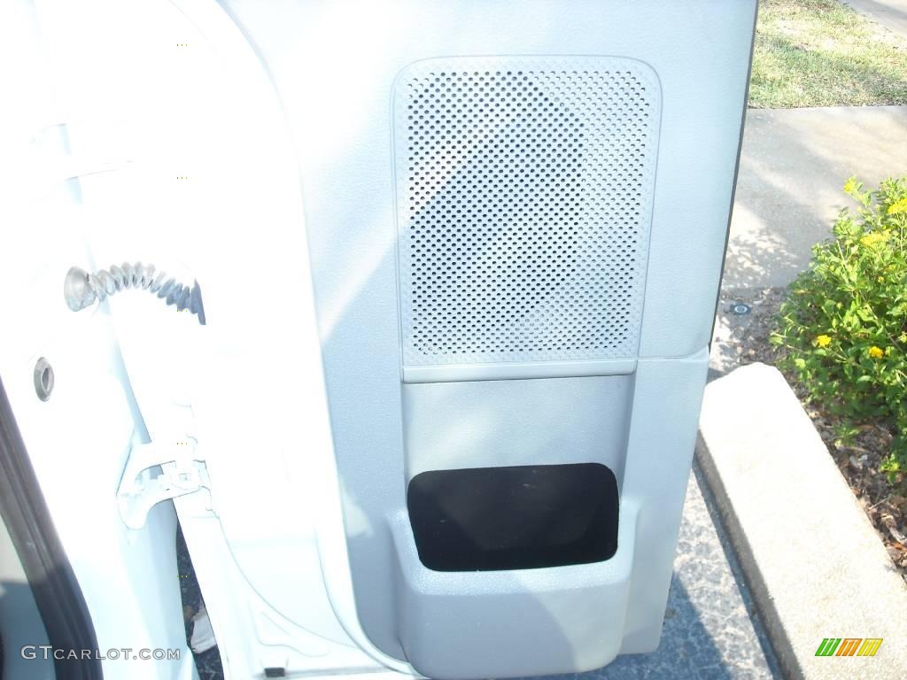 2006 F150 XL Regular Cab - Oxford White / Medium/Dark Flint photo #17