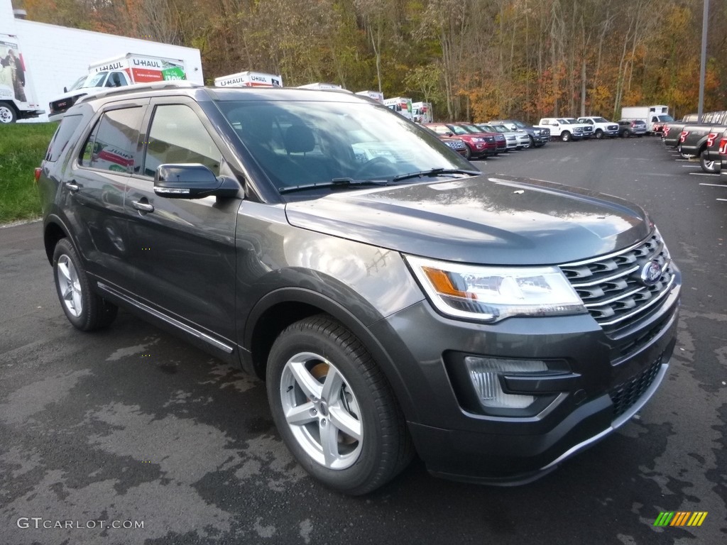 2017 Explorer XLT 4WD - Magnetic / Ebony Black photo #3