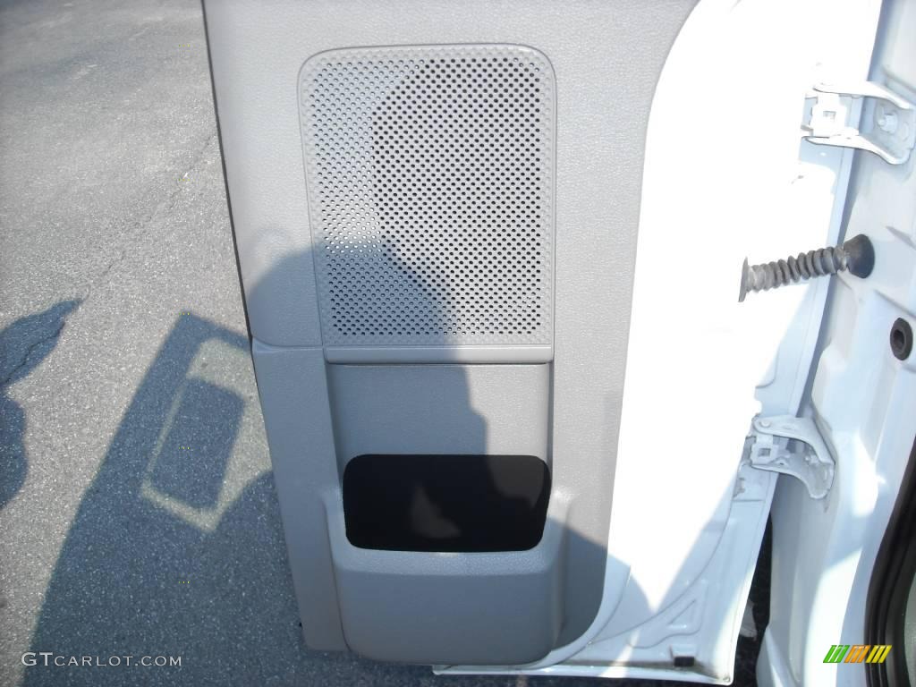 2006 F150 XL Regular Cab - Oxford White / Medium/Dark Flint photo #24