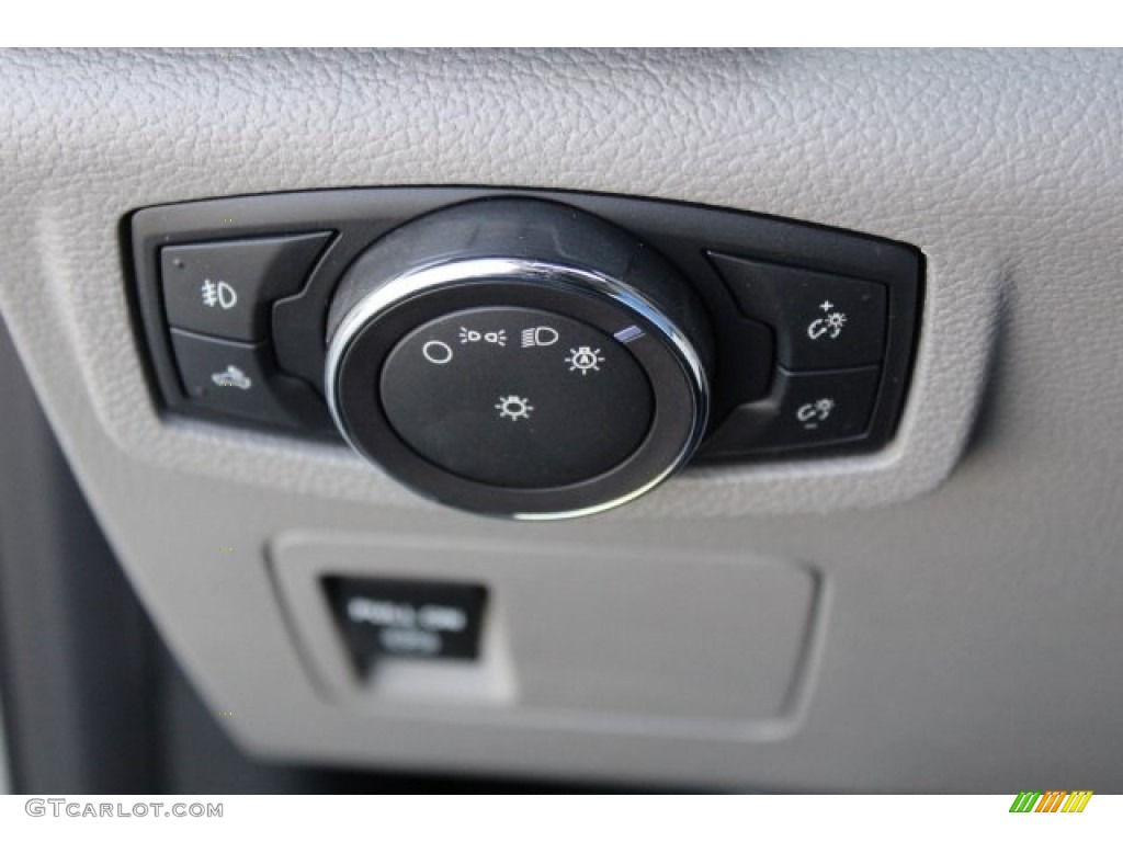 2018 F150 XL SuperCrew 4x4 - Ingot Silver / Earth Gray photo #17