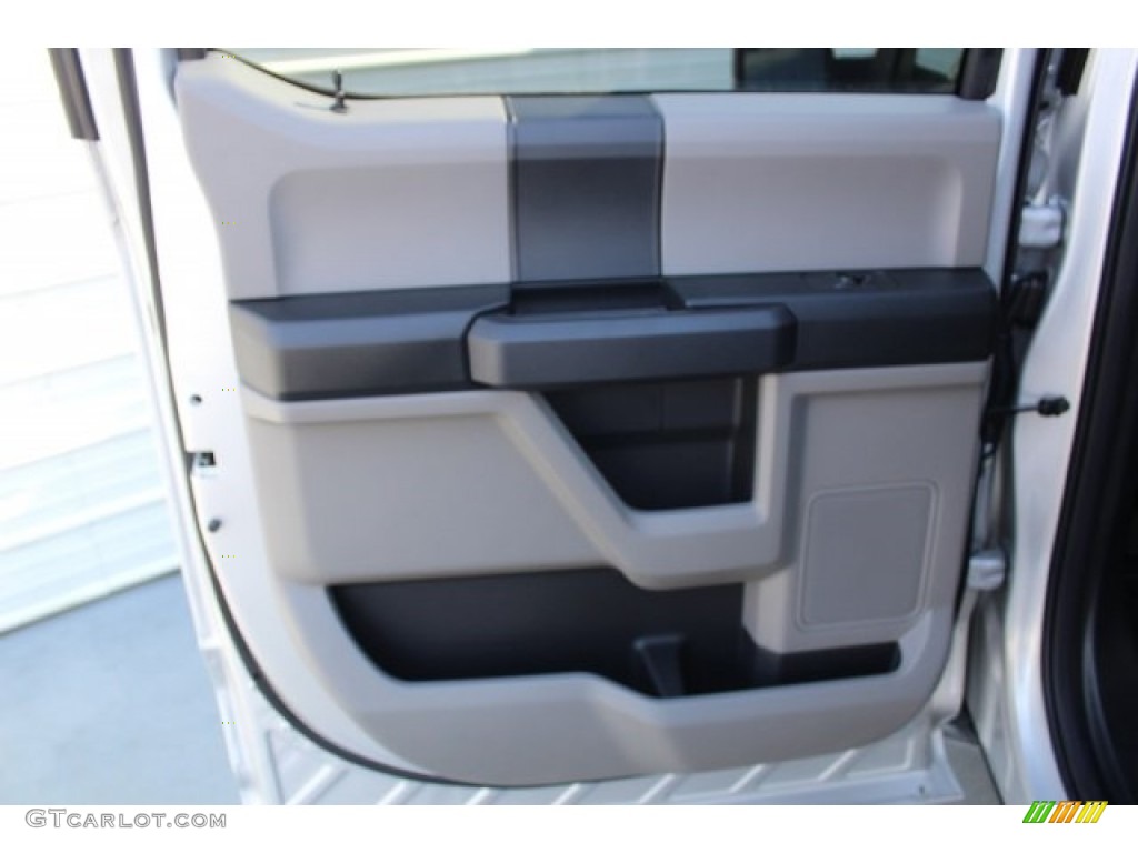 2018 F150 XL SuperCrew 4x4 - Ingot Silver / Earth Gray photo #18