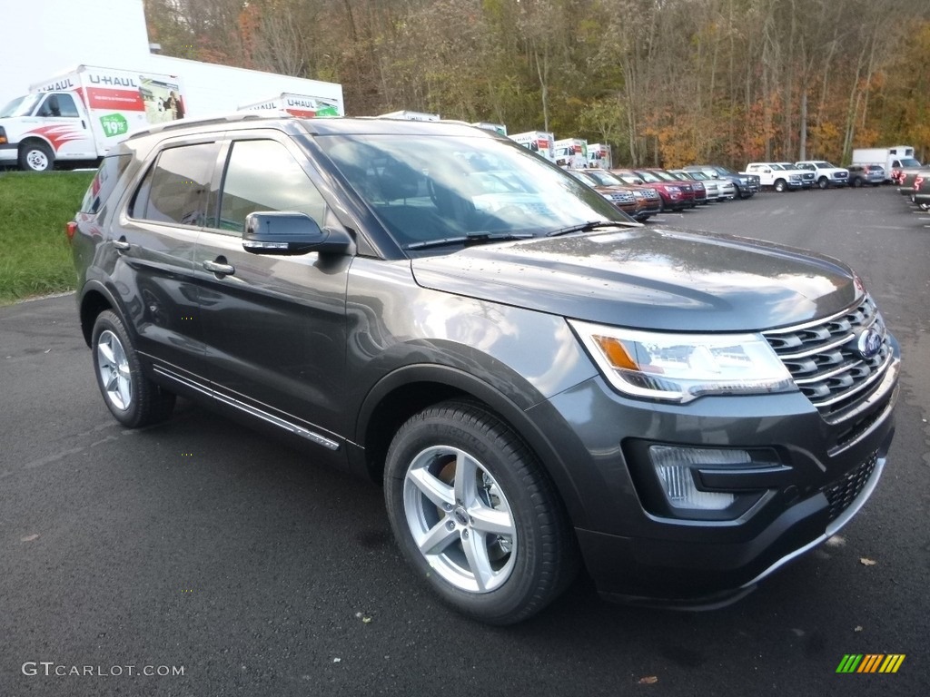 2017 Explorer XLT 4WD - Magnetic / Ebony Black photo #3