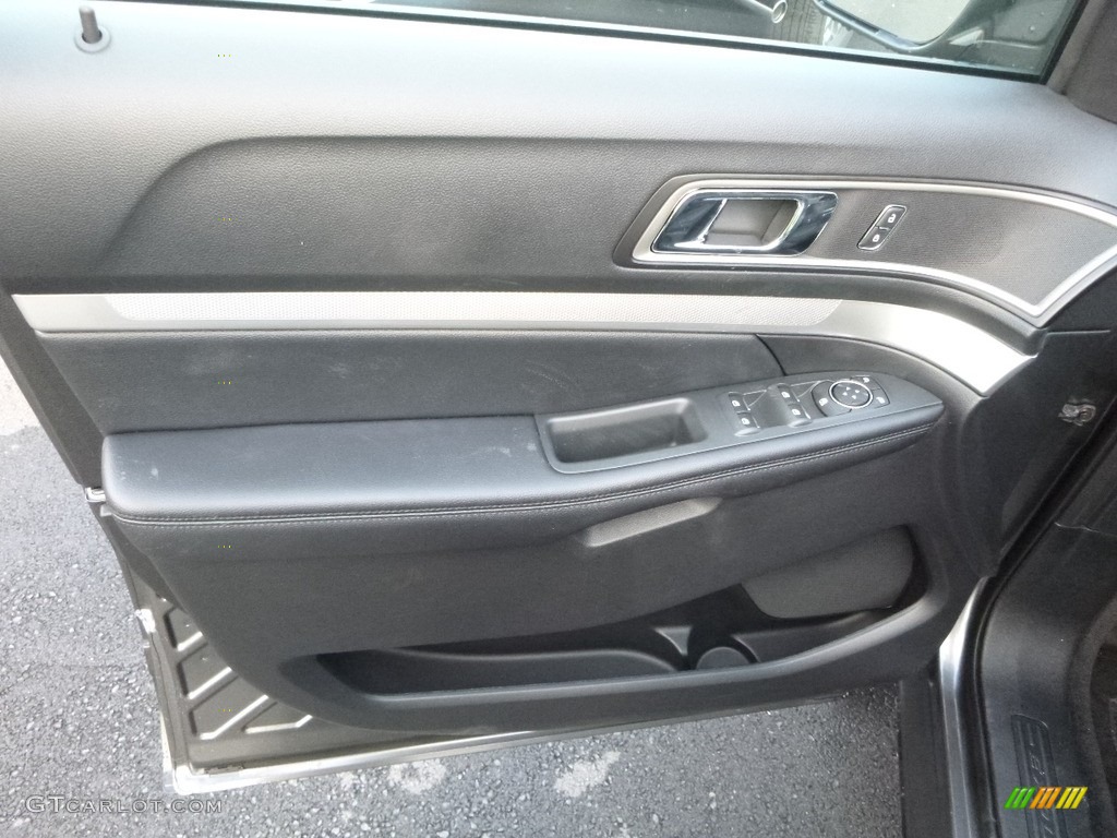 2017 Explorer XLT 4WD - Magnetic / Ebony Black photo #11