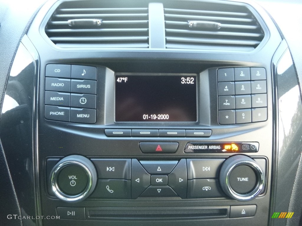 2017 Explorer XLT 4WD - Magnetic / Ebony Black photo #14