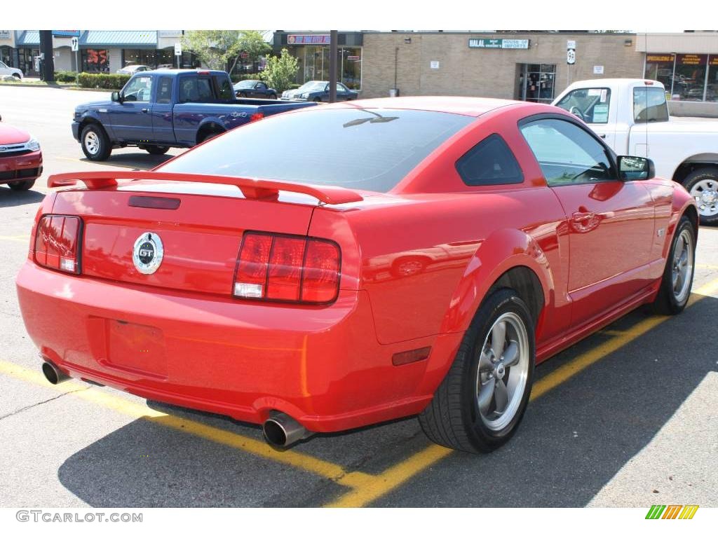 2006 Mustang GT Premium Coupe - Torch Red / Dark Charcoal photo #4