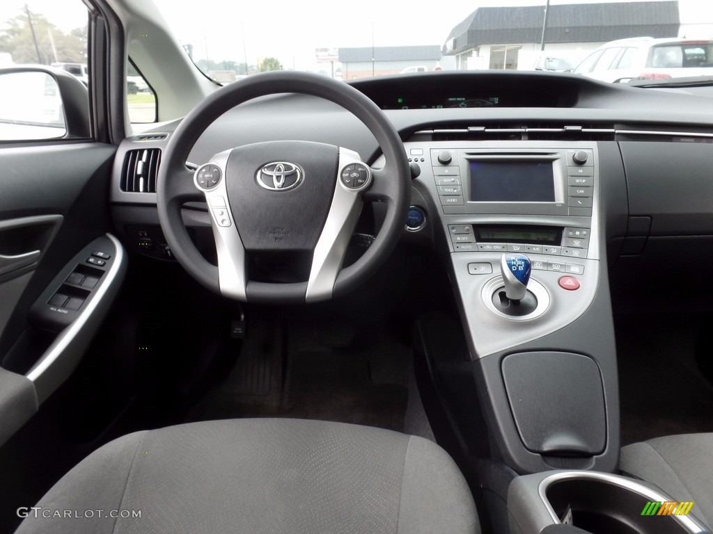 2014 Prius Two Hybrid - Sea Glass Pearl / Bisque photo #15