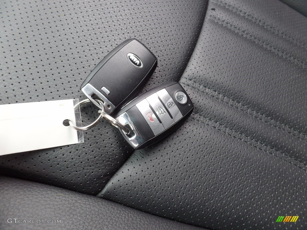 2014 Sorento LX - Bright Silver / Black photo #20