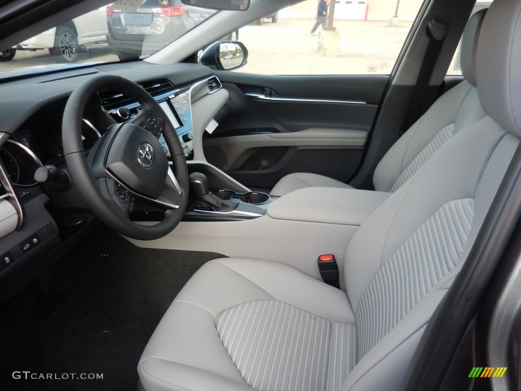 2018 Camry SE - Predawn Gray Mica / Ash photo #3