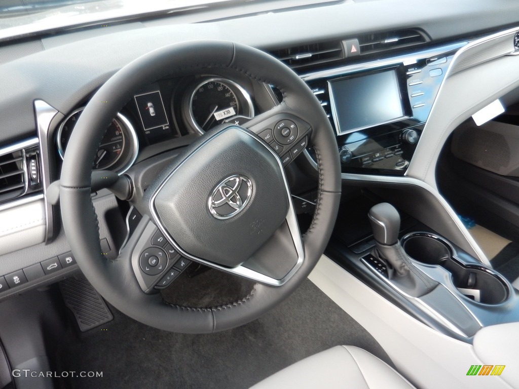 2018 Camry SE - Predawn Gray Mica / Ash photo #4