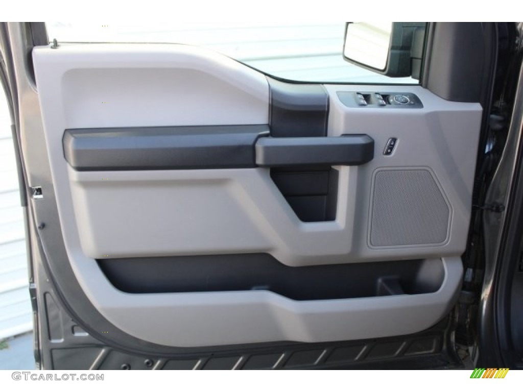 2018 F150 XLT SuperCrew 4x4 - Magnetic / Earth Gray photo #6