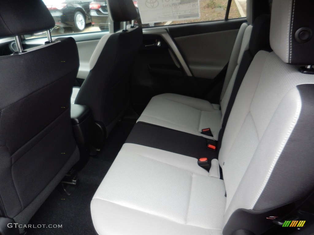 2018 RAV4 XLE AWD - Ruby Flare Pearl / Ash photo #4