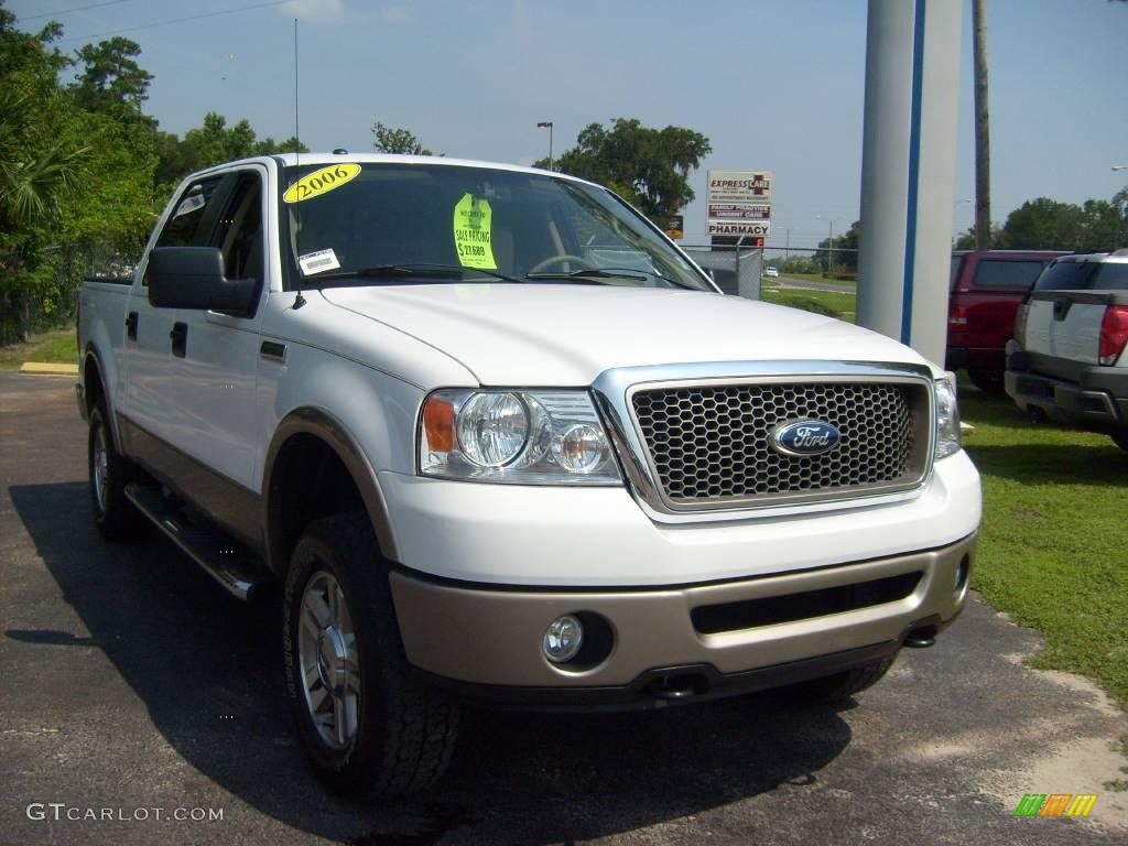 2006 F150 Lariat SuperCrew 4x4 - Oxford White / Tan photo #9