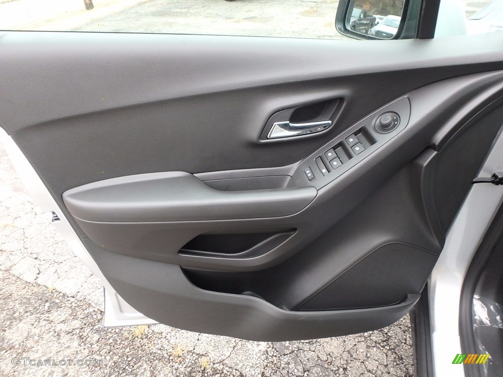 2018 Chevrolet Trax LS AWD Door Panel Photos