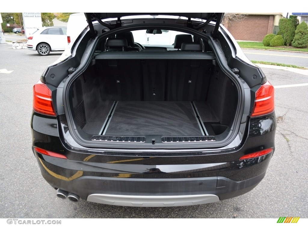 2018 BMW X4 xDrive28i Trunk Photos