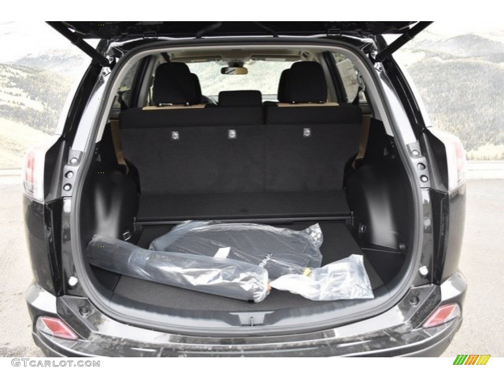 2018 Toyota RAV4 XLE AWD Hybrid Trunk Photo #123767875