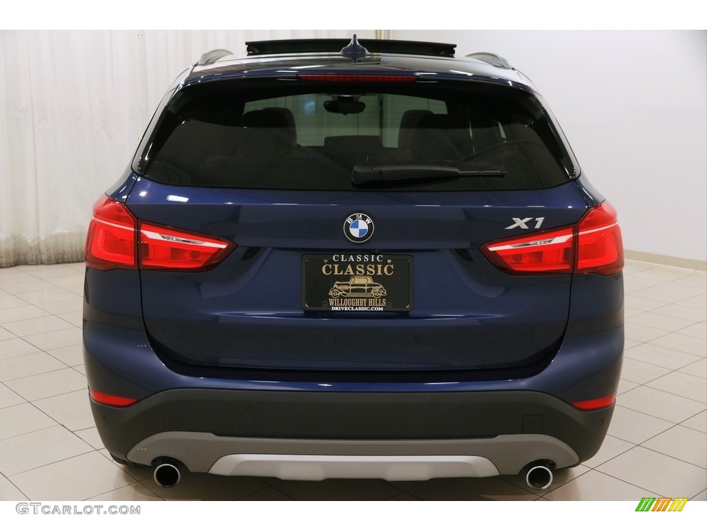 2017 X1 xDrive28i - Mediterranean Blue Metallic / Canberra Beige photo #20