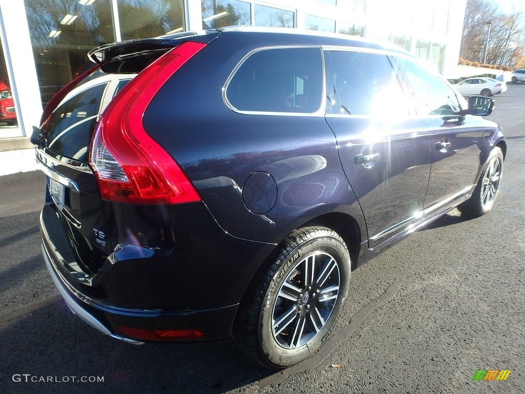 2017 XC60 T5 Dynamic - Magic Blue Metallic / Blonde/Off Black photo #3