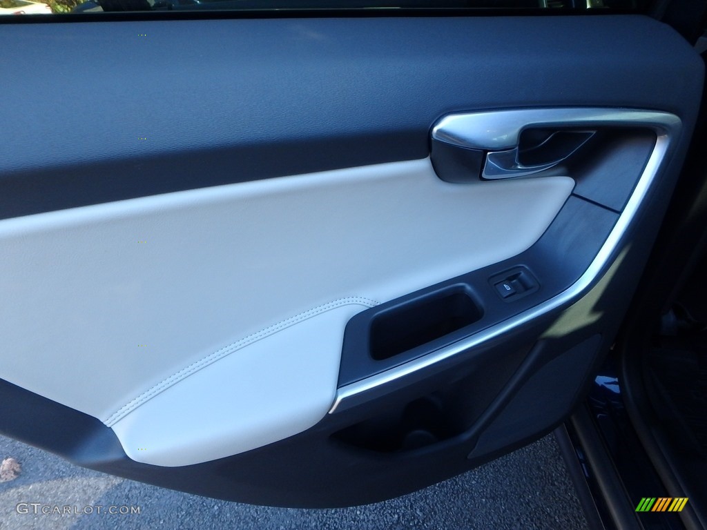 2017 XC60 T5 Dynamic - Magic Blue Metallic / Blonde/Off Black photo #17
