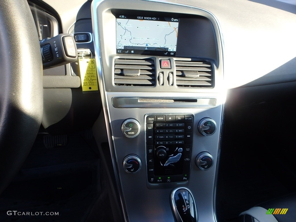 2017 XC60 T5 Dynamic - Magic Blue Metallic / Blonde/Off Black photo #22