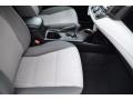Super White - RAV4 LE Photo No. 17