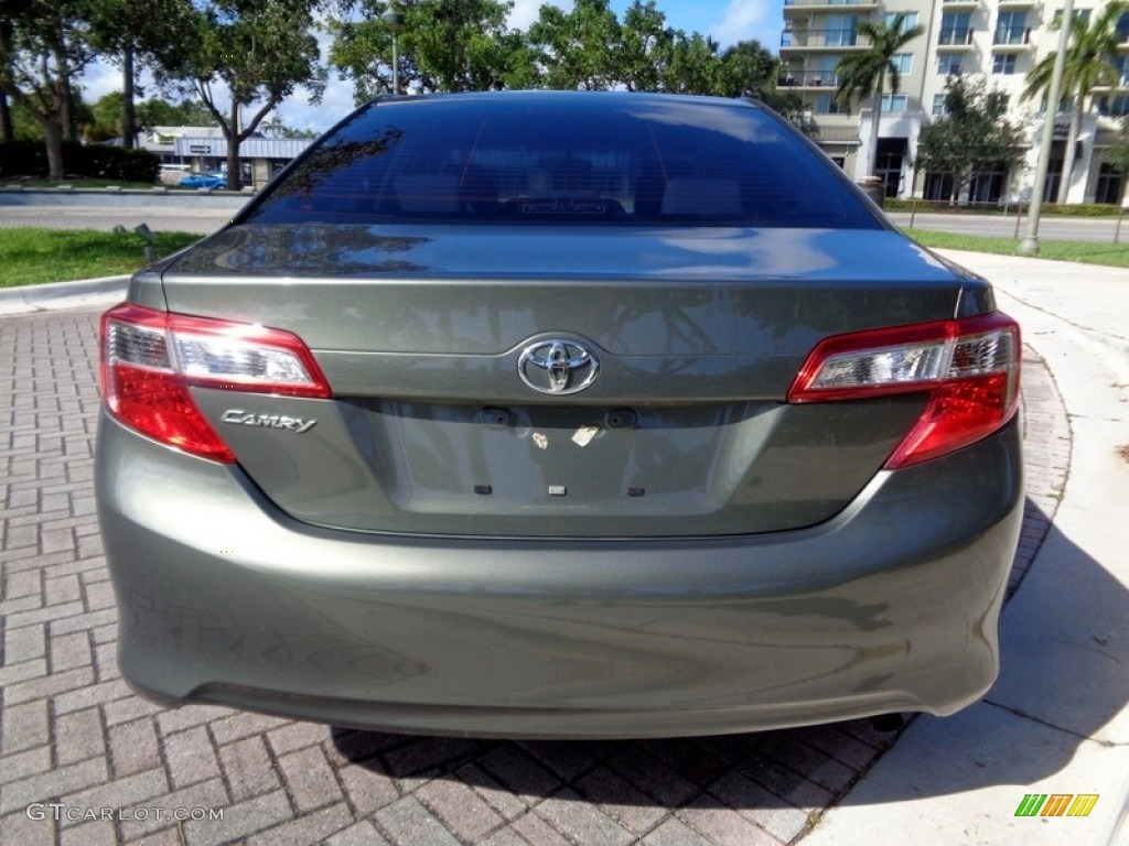 2012 Camry L - Cypress Green Pearl / Ivory photo #7