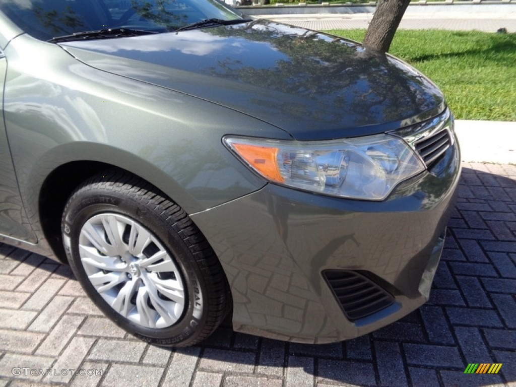 2012 Camry L - Cypress Green Pearl / Ivory photo #19
