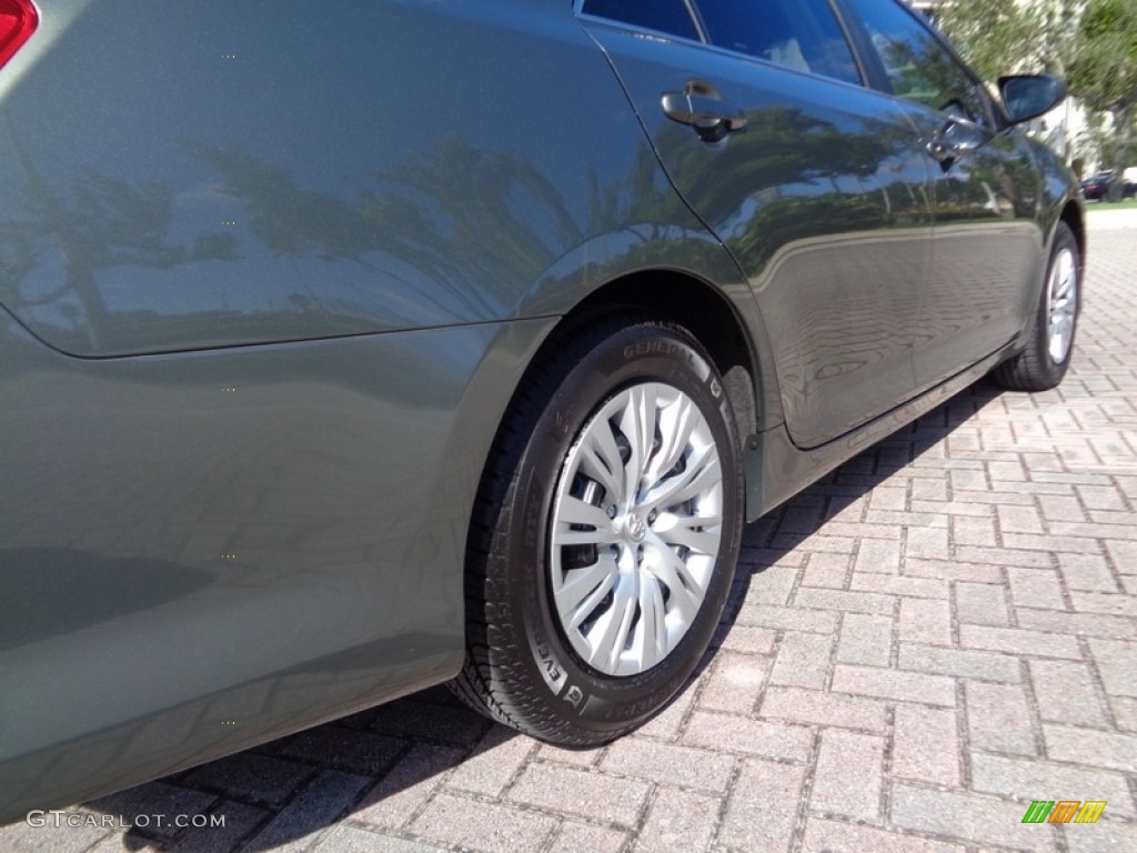 2012 Camry L - Cypress Green Pearl / Ivory photo #21