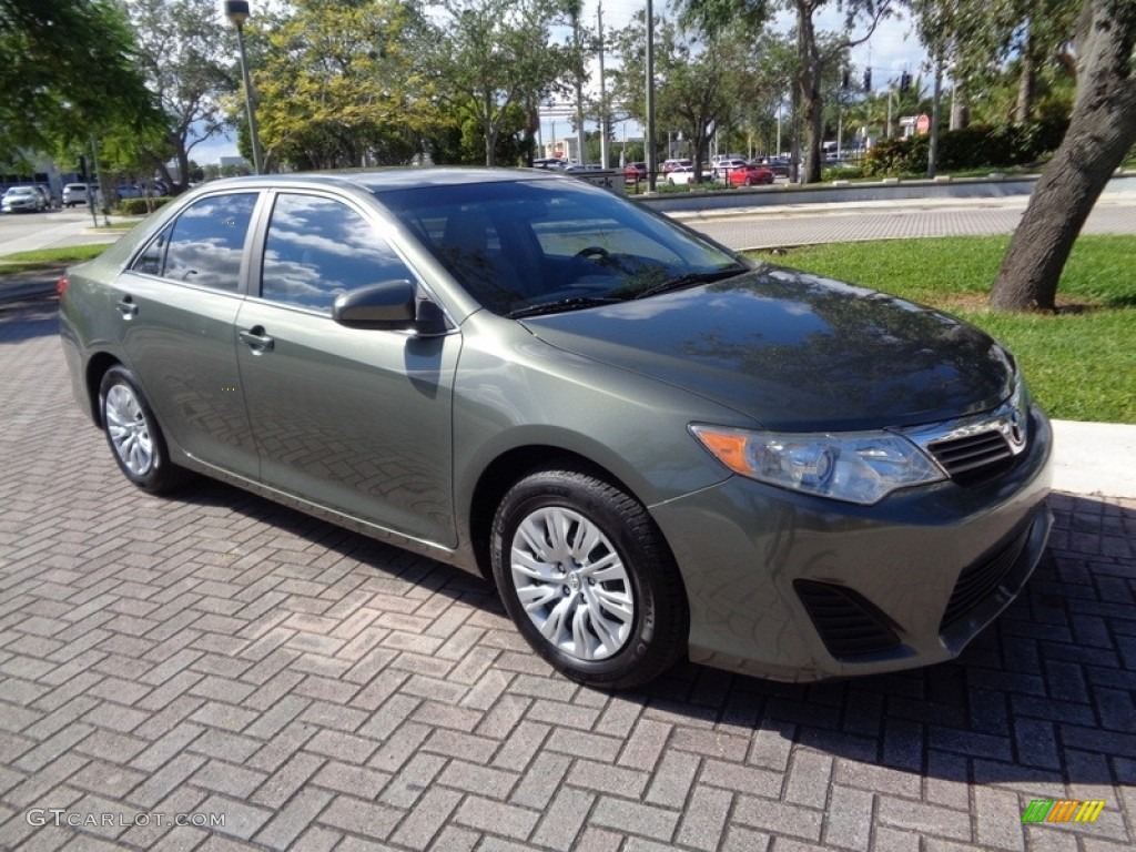 2012 Camry L - Cypress Green Pearl / Ivory photo #25