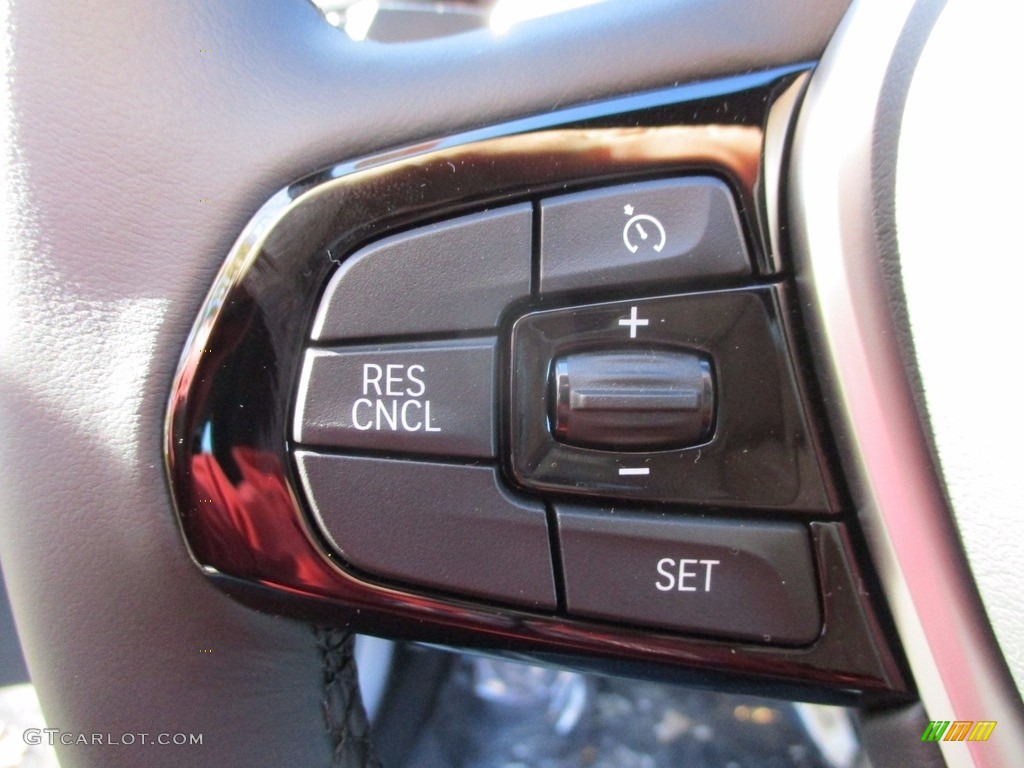 2018 BMW 5 Series 530i xDrive Sedan Controls Photos