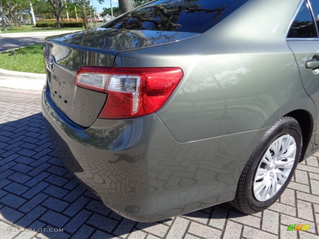 2012 Camry L - Cypress Green Pearl / Ivory photo #68