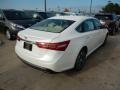 2018 Blizzard White Pearl Toyota Avalon XLE  photo #2