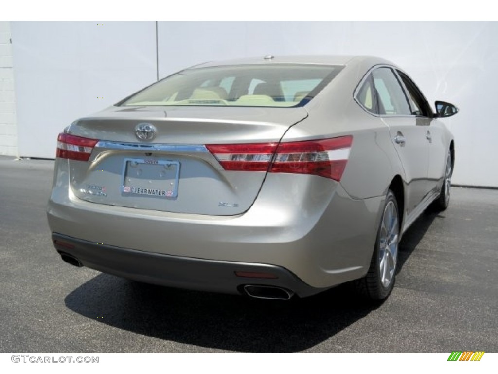 2014 Avalon XLE - Creme Brulee Mica / Almond photo #10