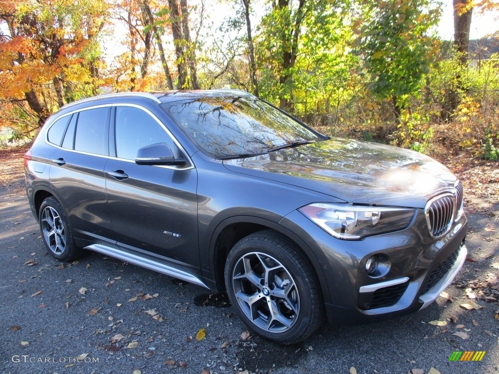 2018 X1 xDrive28i - Mineral Grey Metallic / Black photo #1