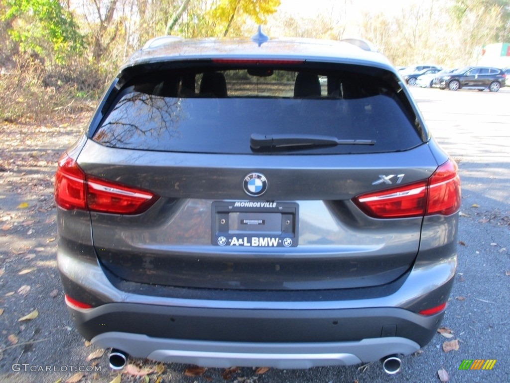 2018 X1 xDrive28i - Mineral Grey Metallic / Black photo #4