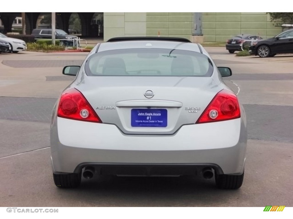 2008 Altima 3.5 SE Coupe - Radiant Silver Metallic / Charcoal photo #6